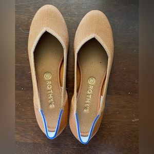 EUC Rothy’s Fawn Flats